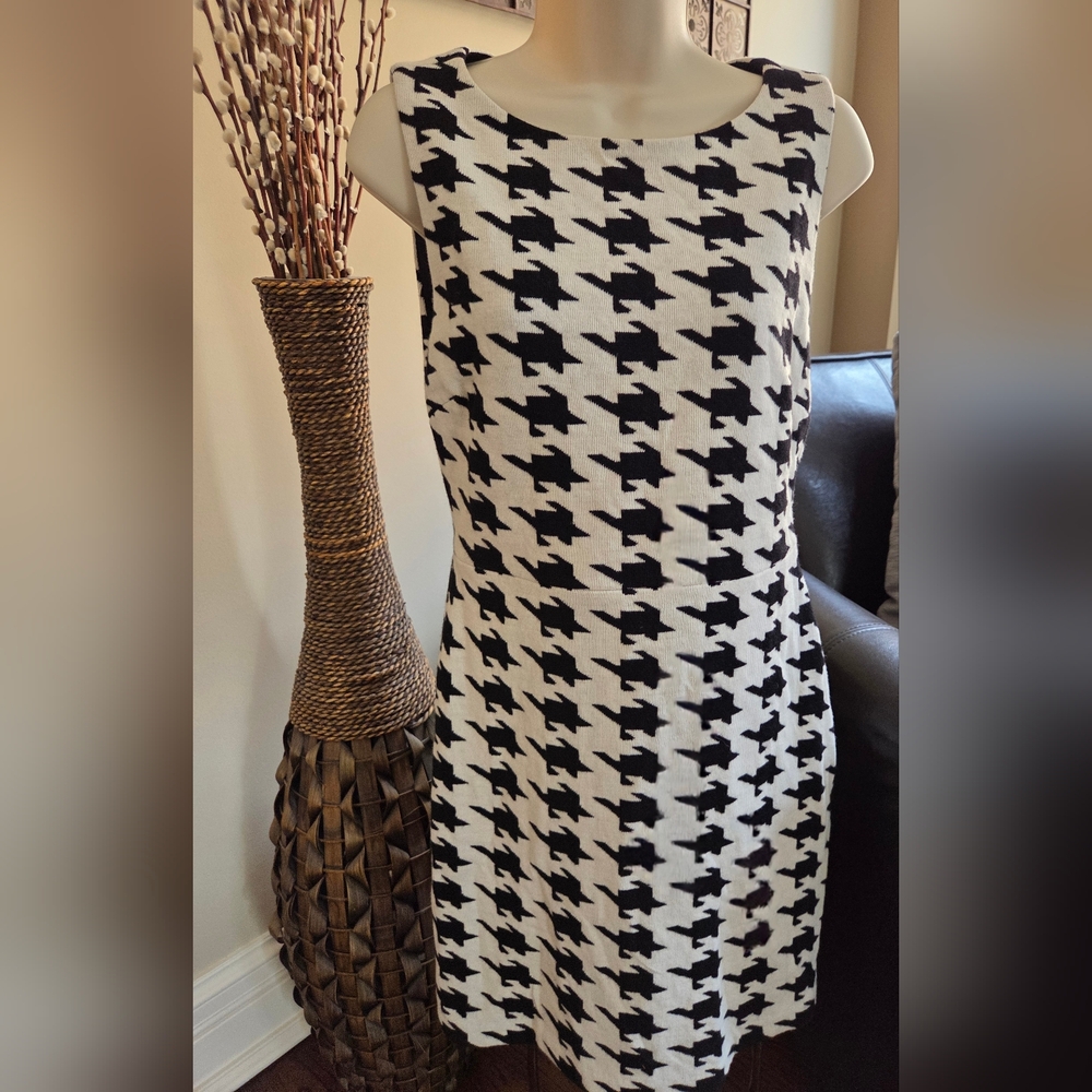 Alice + Olivia Monochrome Houndstooth Midi Dress